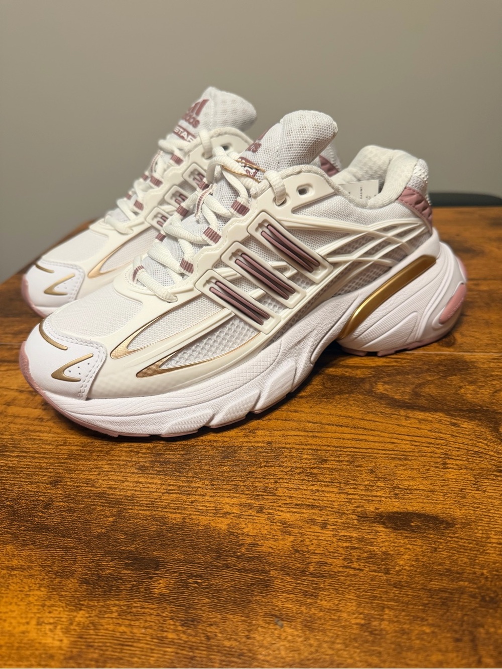 Adidas Women’s Adistar XLG White and Pink Athletic Sneakers 7W